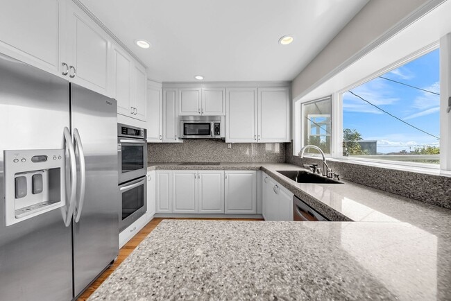 Building Photo - Gorgeous Golden Gate Heights home with gar...