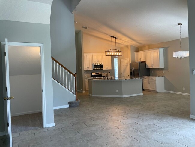Building Photo - Beautiful Spacious Home in Deland