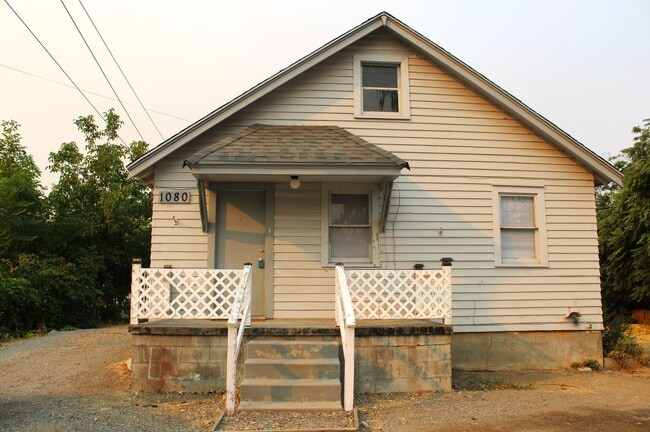 Primary Photo - 2 Bedroom House
