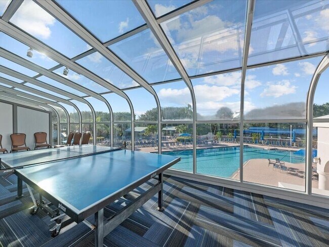 Building Photo - 5415 Verona Dr