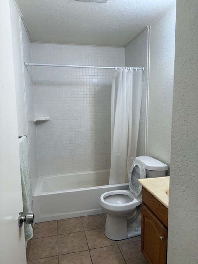 Building Photo - Cozy 3-Bedroom Home for Rent in Tracy!
