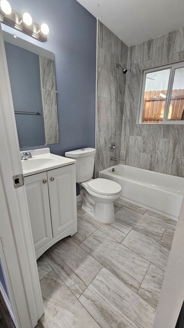 Building Photo - $1195 - 2BR/1BA Pet-Friendly 4Plex near Me...