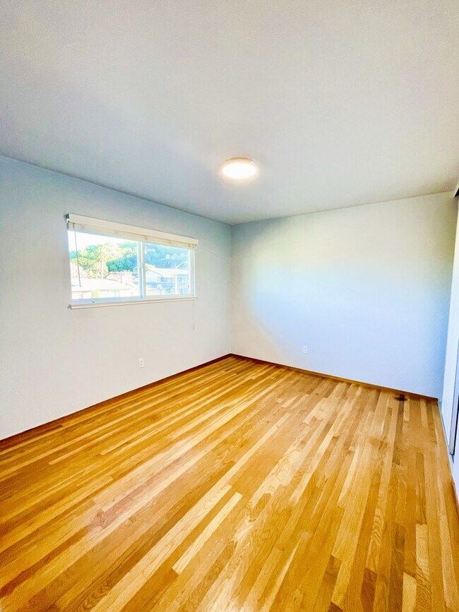 Building Photo - 58 Stanford Ct