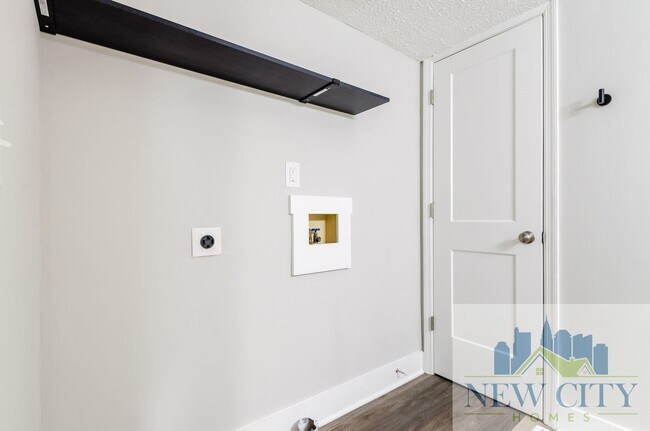 Building Photo - Remodeled 3 Bedroom Ranch in Milo-Grogan