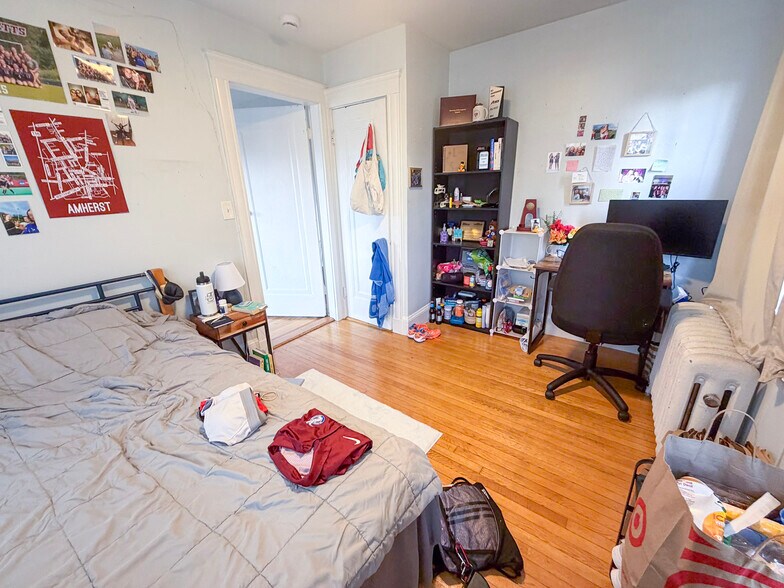 Bedroom 1 - 51 Leamington Rd