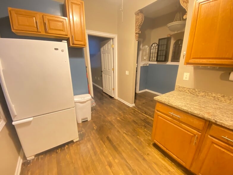 Building Photo - 2010 S Rockwell St