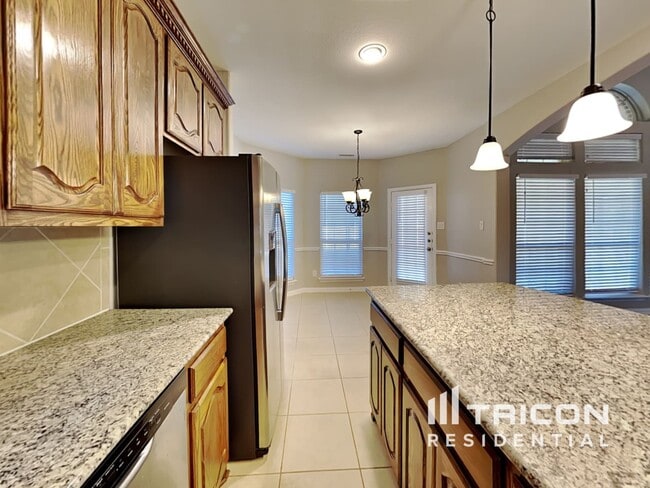 Building Photo - 125 Lake Trail Dr