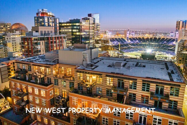 Building Photo - Expansive East Village 2-Bedroom at Parklo...