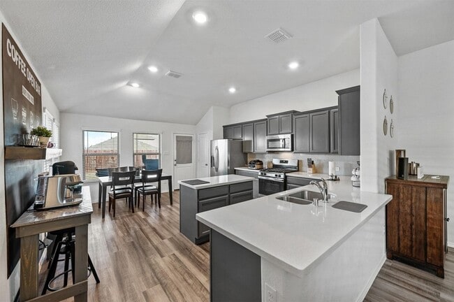 Building Photo - 424 Pollyann Trl