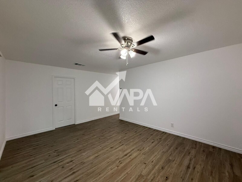 Building Photo - 4028 Coral Sunrise