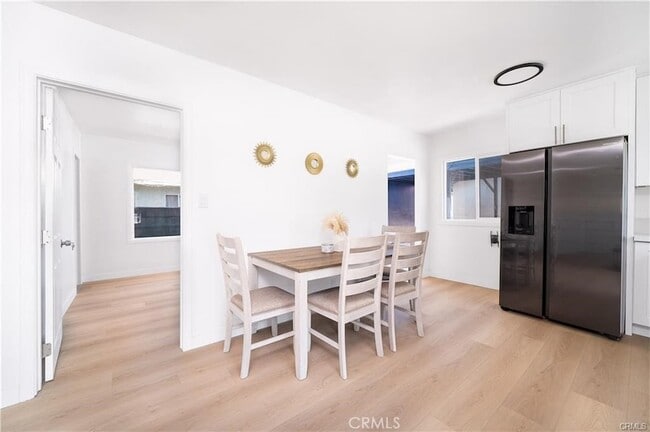 Building Photo - 1009 W Myrtle St