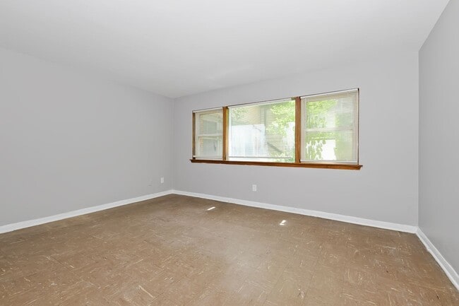 Interior Photo - 2320 W Garfield