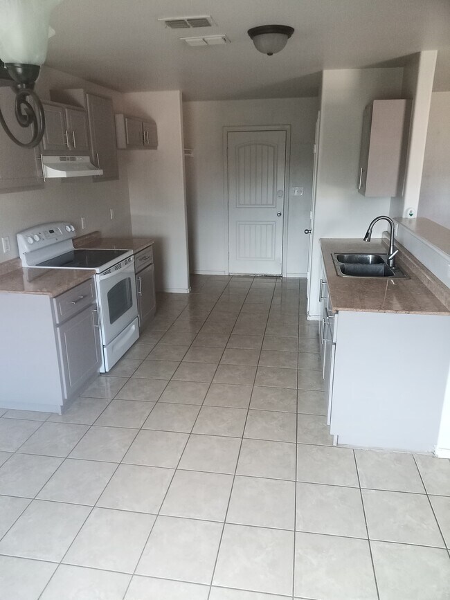 Building Photo - 2007 89th St