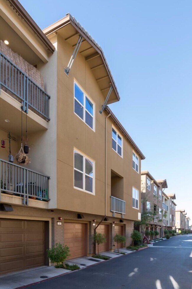 Building Photo - 1302 N Capitol Ave