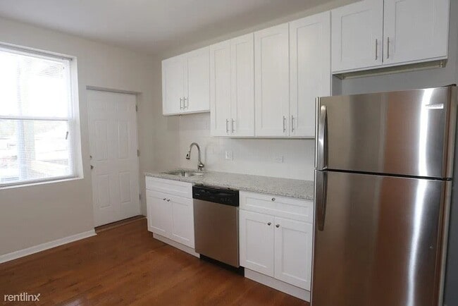 Building Photo - 3916 W Altgeld St