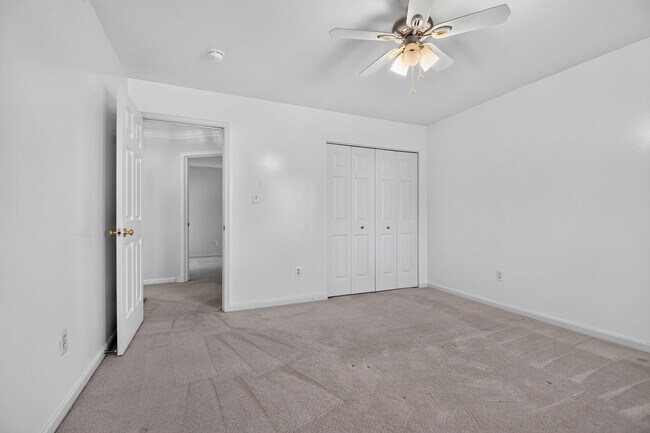 Building Photo - Meticulously maintained & spacious 4 Bd/2 full & 2 half bath home  Home in Dawson's Landing - Pet...