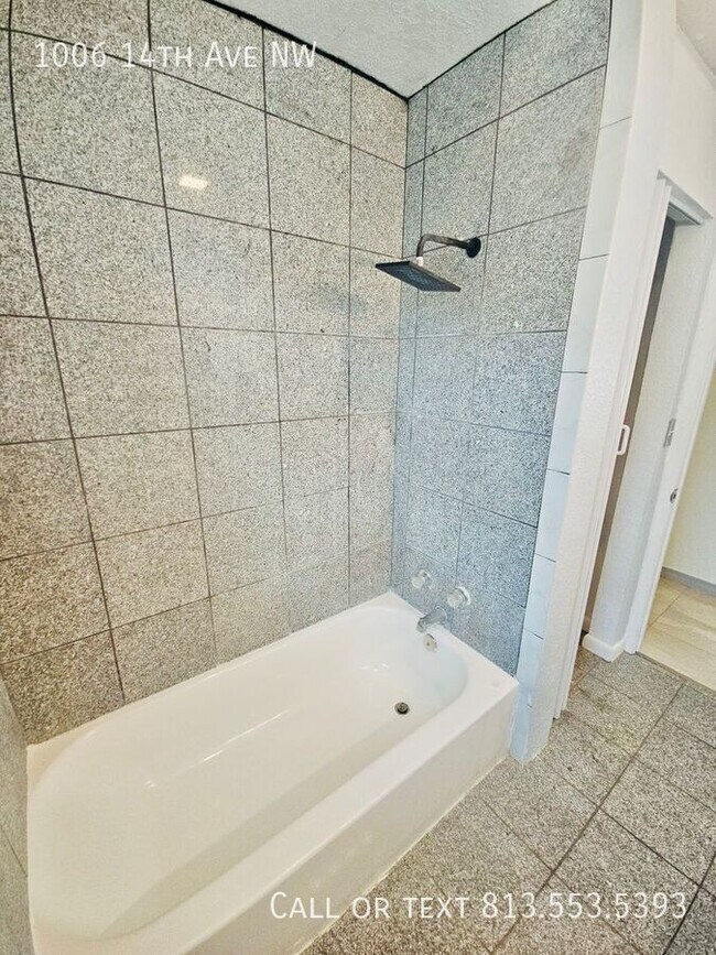 Building Photo - 1006 14th Ave NW