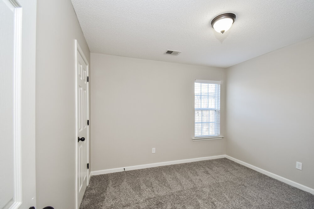 Building Photo - 7860 Ridgedale Dr
