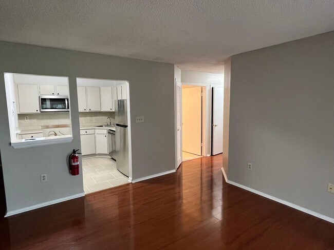 Building Photo - 27 Lindsey Ct