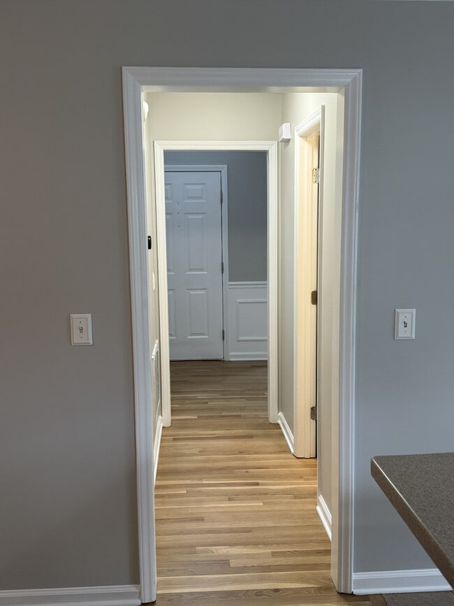 Building Photo - 9228 Pebble Creek Way