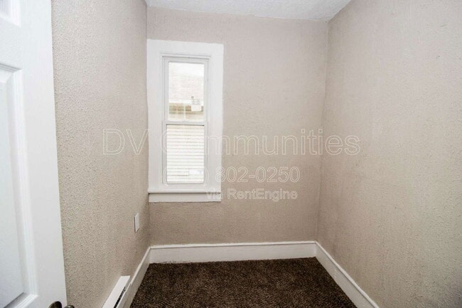 Building Photo - 2947 E 57th St