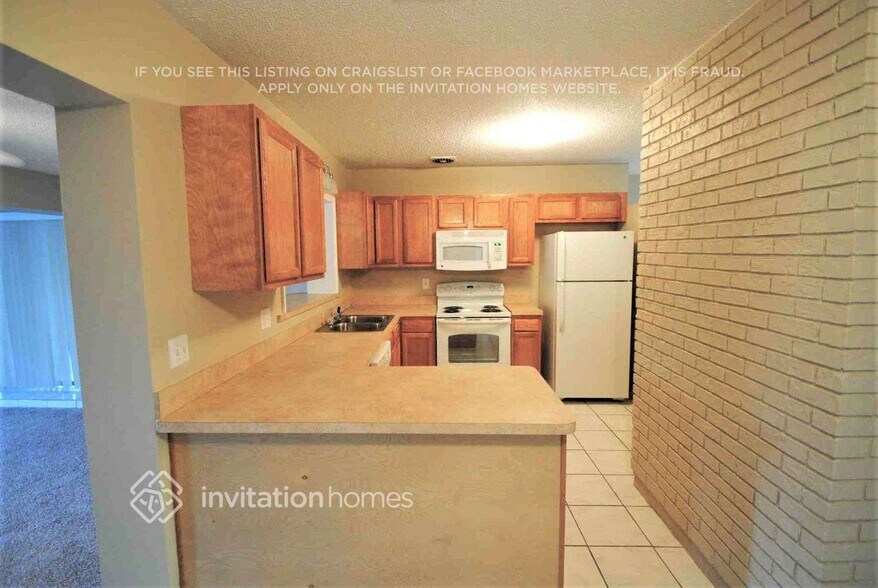 Building Photo - 1856 Greenhill Dr