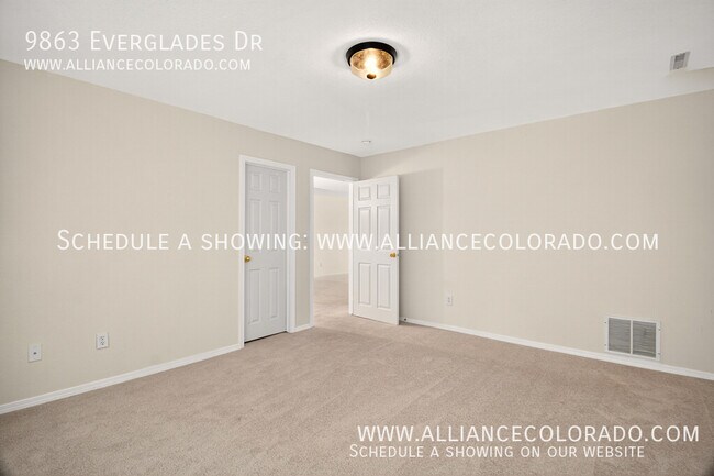 Building Photo - 9863 Everglades Dr