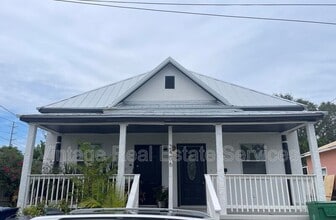 Building Photo - 2406 E Clark St