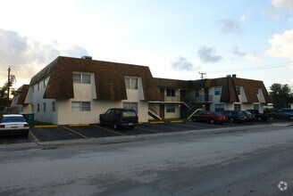 Building Photo - 3810 SW 60 Ave Davie, FL 33314