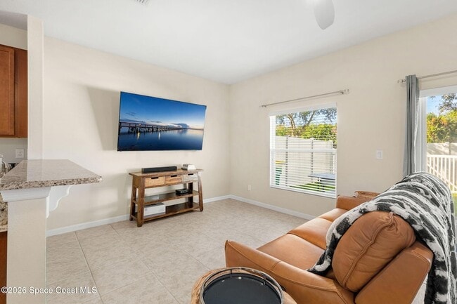 Building Photo - 2545 Revolution St