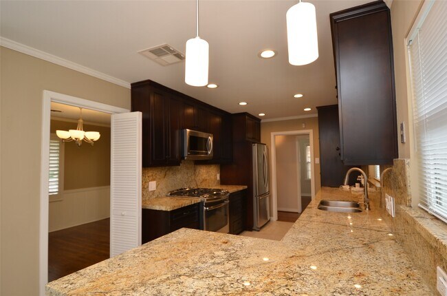Building Photo - 4009 Nenana Dr