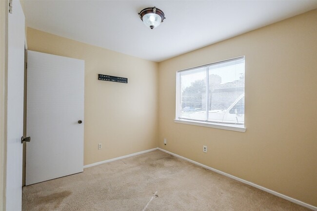 Building Photo - 3738 Quiet Pl Dr