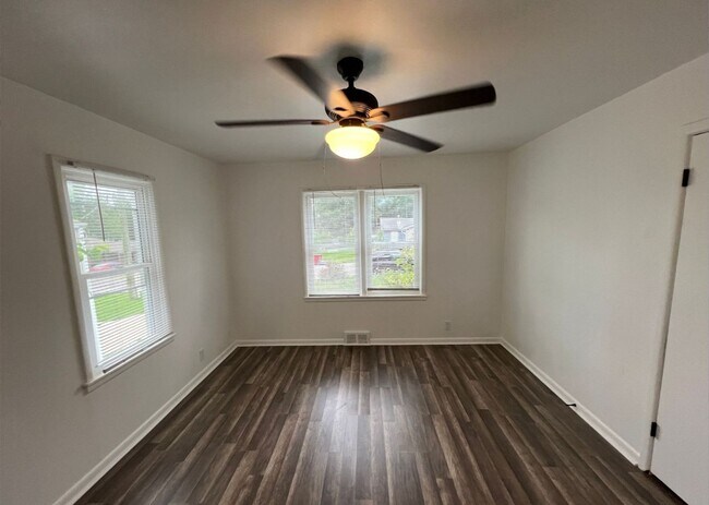 Building Photo - Charming 3 Bedroom Home in Independence!