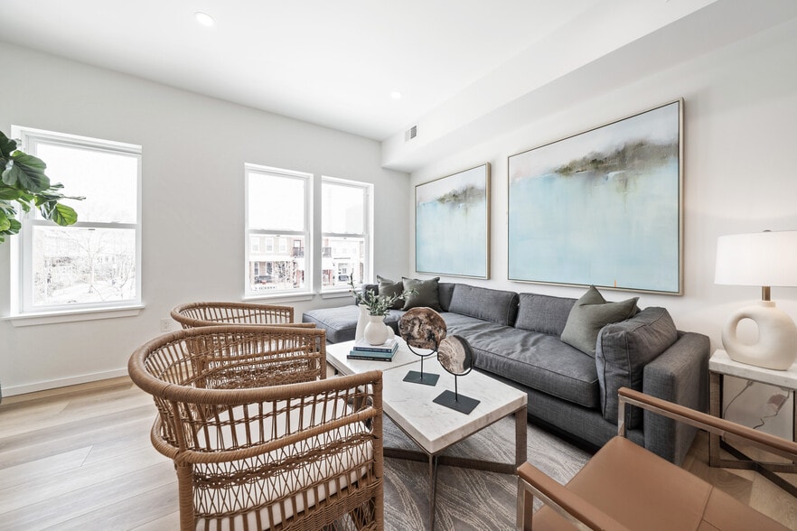 Building Photo - 750 19th St NE