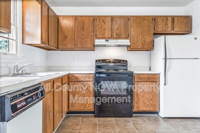 Building Photo - 211 Church St