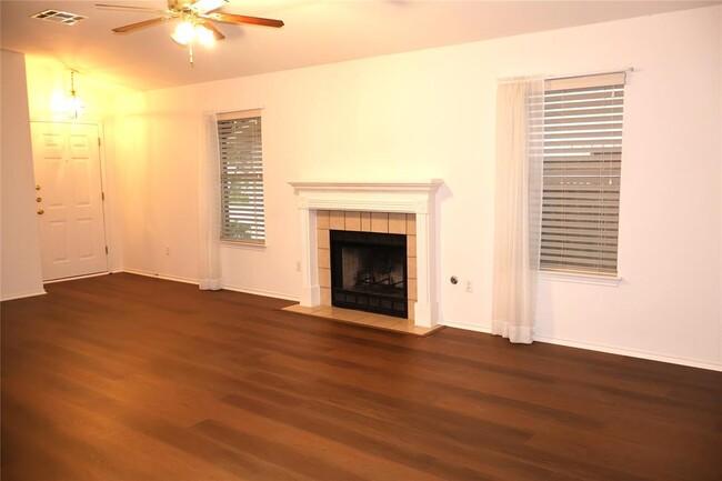Building Photo - 3120 Cohoba Dr