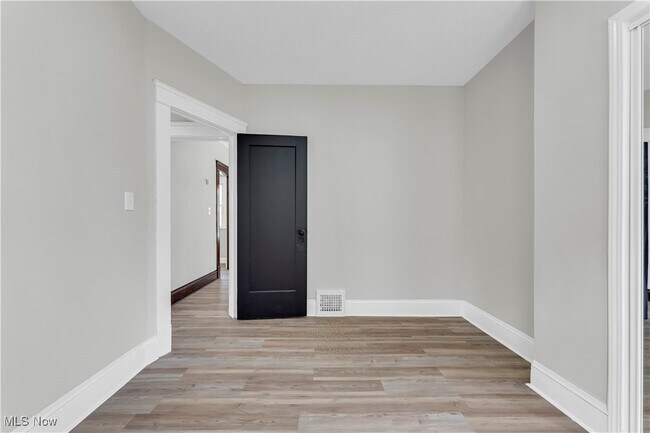 Building Photo - 428 E 148th St