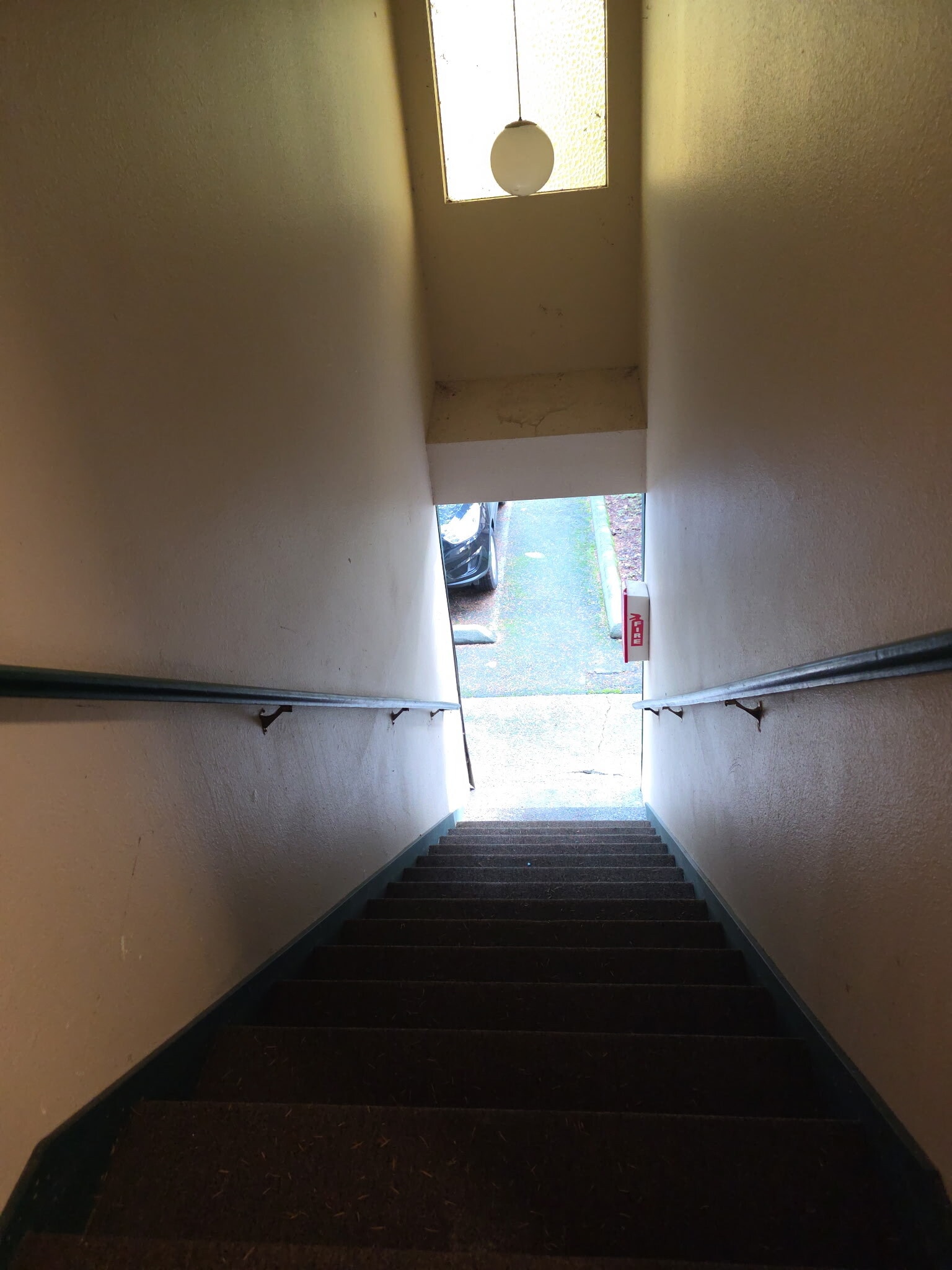 Entry down - 7911 236th St SW