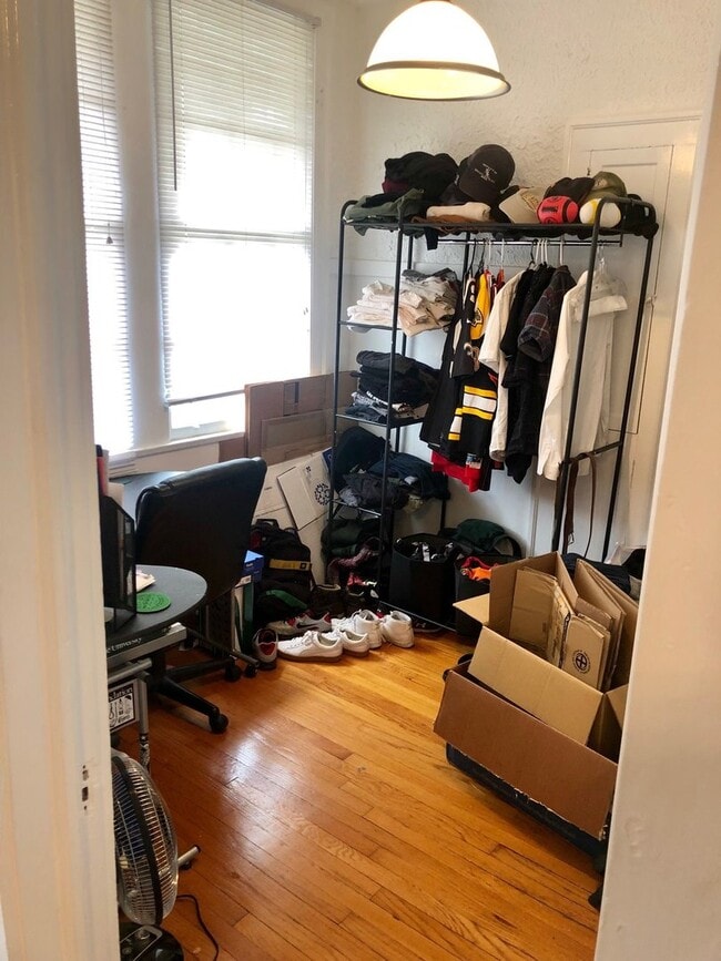 Building Photo - Great 1BD/1BA on Mardi Gras parade route