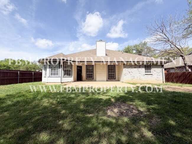 Building Photo - 1000 Short Line Blvd