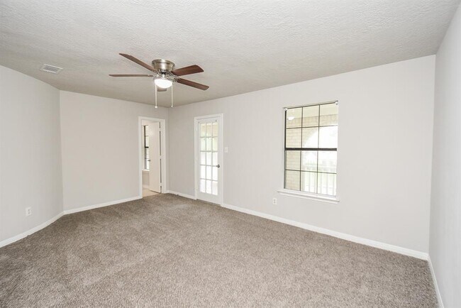 Building Photo - 1723 Big Horn Dr