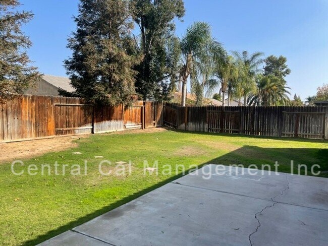 Building Photo - 5 Bedroom, 2 Bath Home in Desired Northwest - $2895 Per Month!