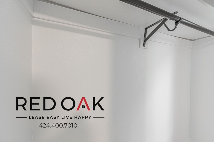 Building Photo - 13910 Sayre St