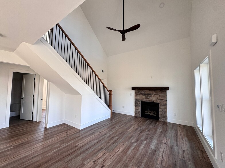 Building Photo - 424 Fowler Rd