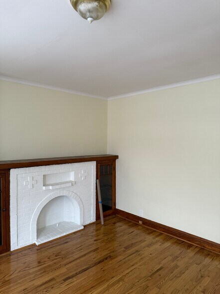 Building Photo - 1619 N Merrimac Ave