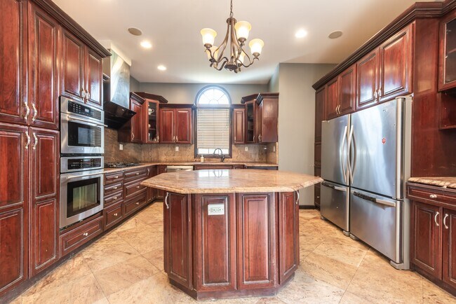 Building Photo - 53 Edward Ave