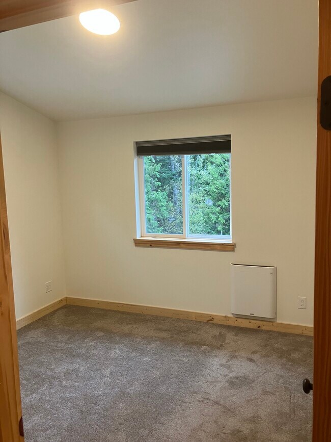 Building Photo - 3764 Biz Point Rd