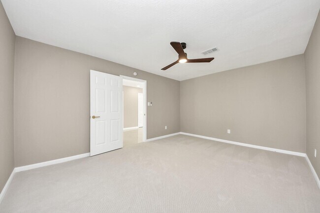 Building Photo - 16114 Forest Bend Ave