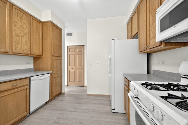 Building Photo - 355 Grape Vine Trail