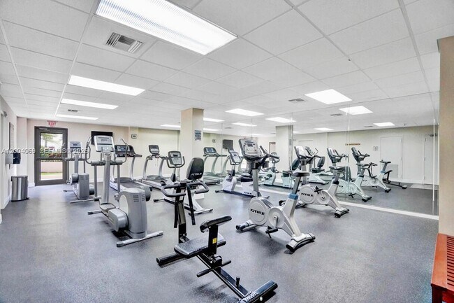 Building Photo - 4900 N Ocean Blvd